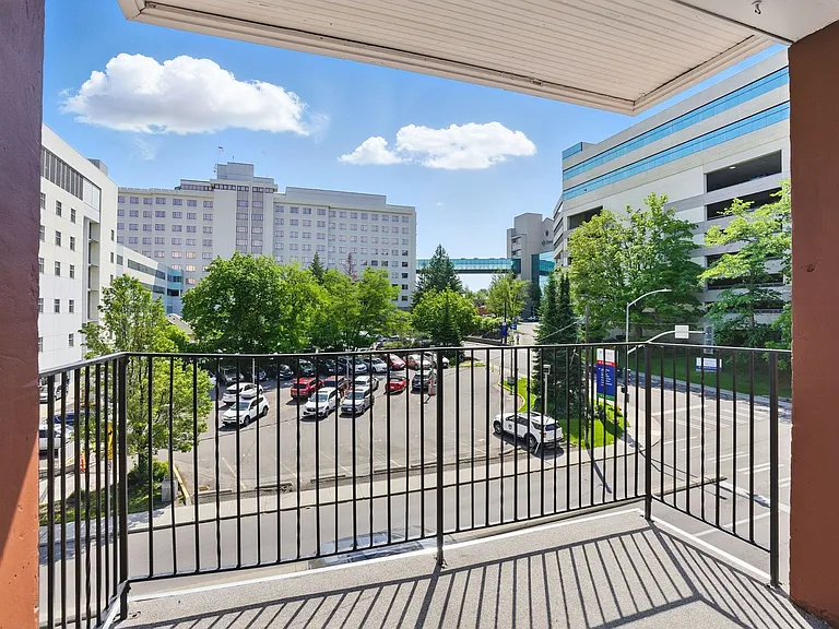 Cambridge Court Apartments — Photo 7