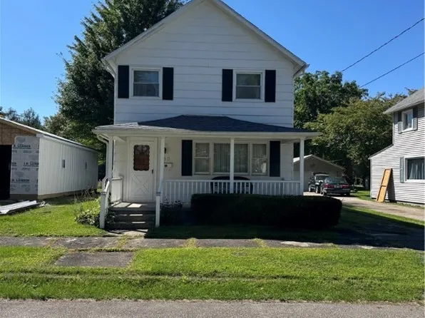 535 Blair St, Conneaut, OH 44030