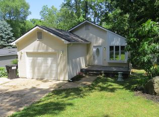 4875 Walker Dr, Brighton, MI 48114