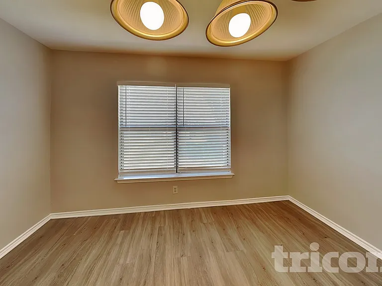8015 Chestnut Barr Dr — Photo 5