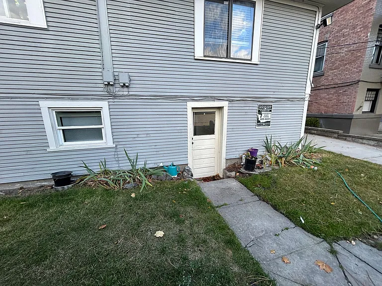 1424 West 10th Apartments — Photo 18