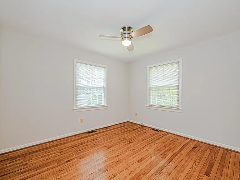 561 Wakefield Dr #A — Photo 9