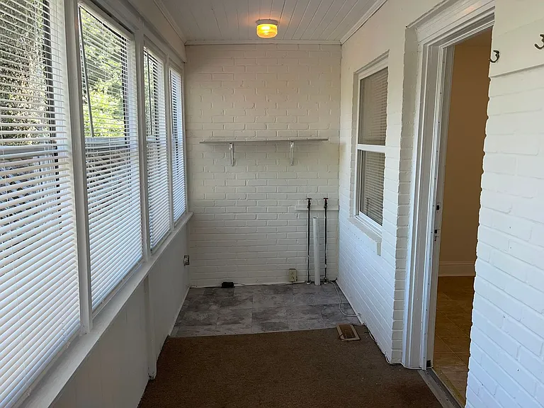 1308 S Kings Dr — Photo 8