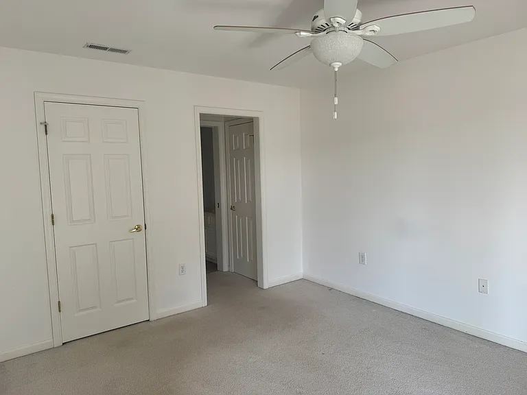 3403K N Sagamore Dr — Photo 8