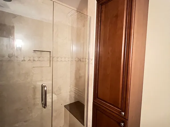 600 W Touhy Ave Unit 401, Park Ridge, IL 60068