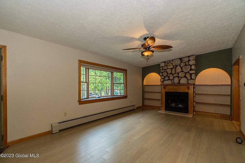 3rd image of 237 Louden Road