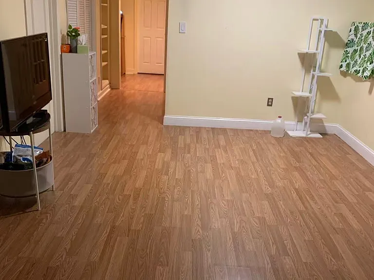 Lynn Dr — Photo 1
