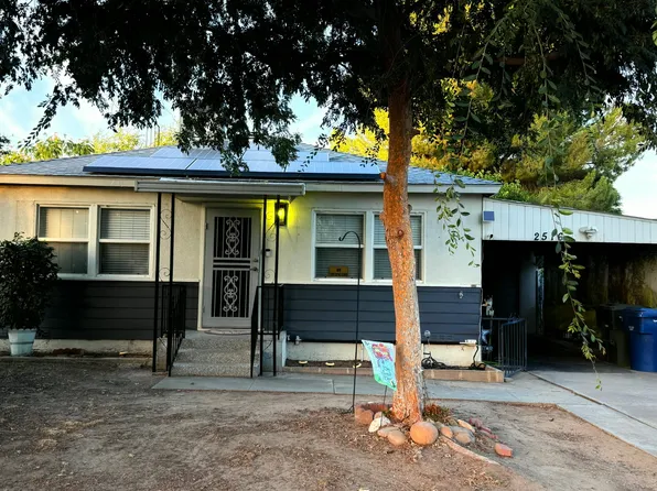 2516 Charleston Dr, Bakersfield, CA 93308