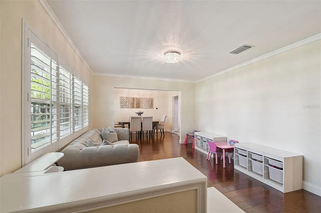 4 bed, 3.5 bath, 2562 sqft, $5,250 — Photo 3