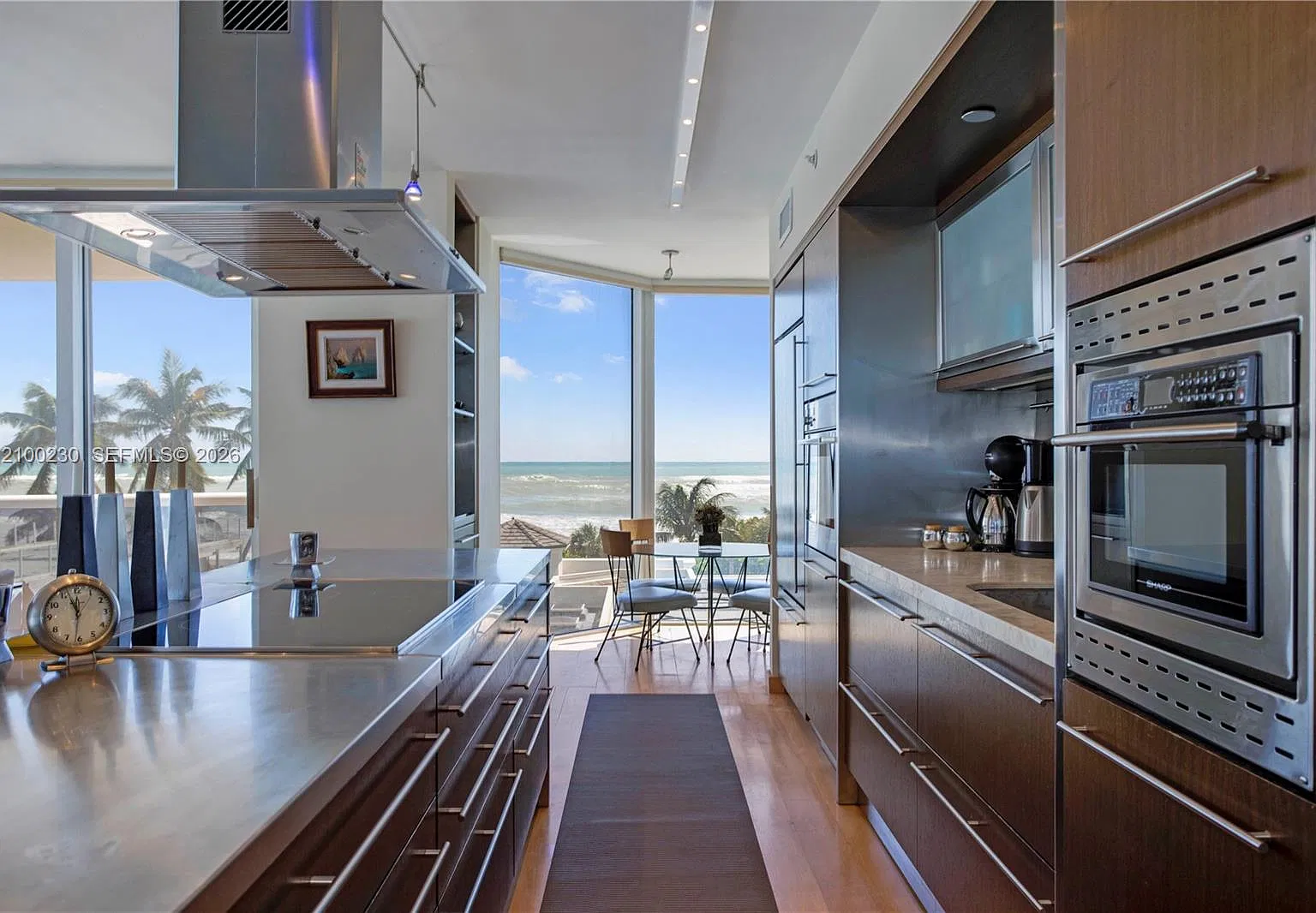 Blue Diamond Condo — Photo 4