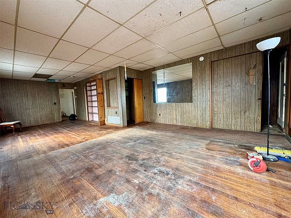 4th image of 407 N Main St