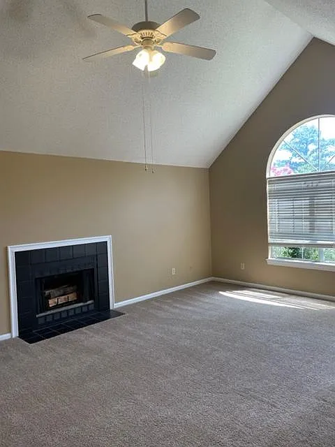 2 bed, 984 sqft, $1,450 — Photo 2