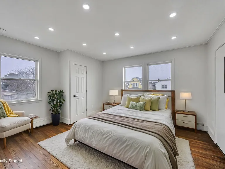 666 E Penn St — Photo 17