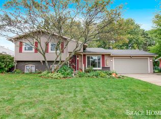 3051 Winesap Dr NE, Grand Rapids, MI