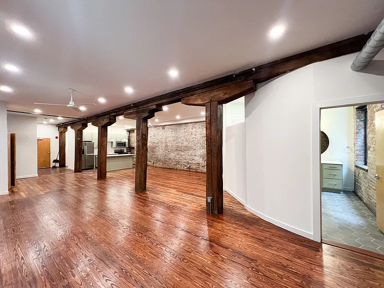 209 Woodward St — Photo 14