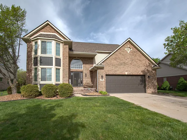 33266 Mallard Dr, Brownstown, MI 48173