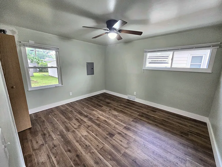 2514 Ingleside Dr — Photo 6
