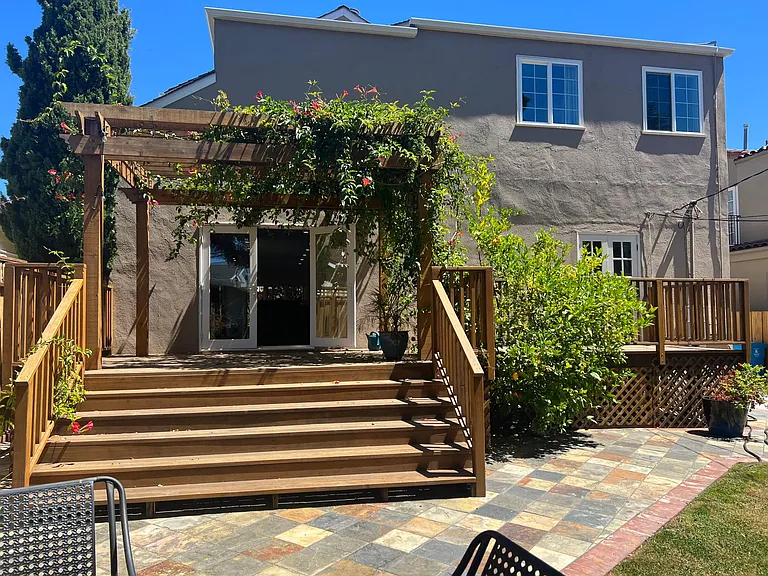 2108 Hillside Dr — Photo 36