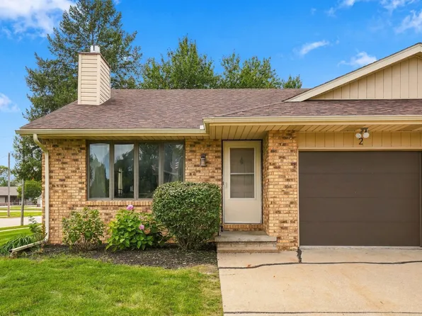 126 E Park View Dr #2, Walcott, IA 52773