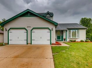 204 Somerset Dr, Streamwood, IL