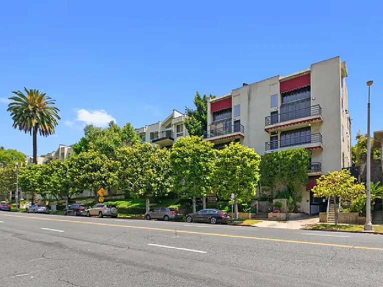 1360 S Beverly Glen Blvd #501 — Photo 17