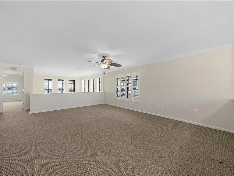 700 Ventura Dr — Photo 8