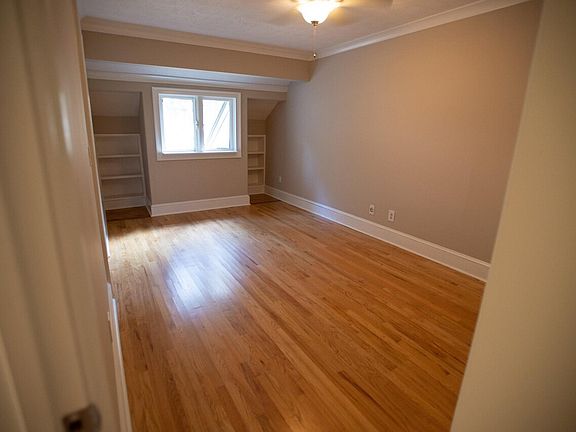 5th image of 3275 Clairmont