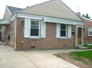 8260 N Caldwell Ave, Niles, IL 60714