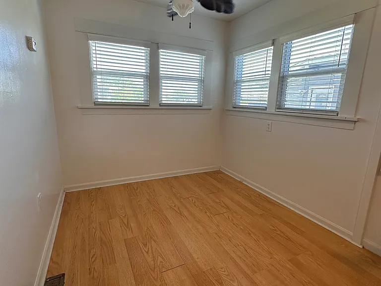1105 W G St — Photo 24