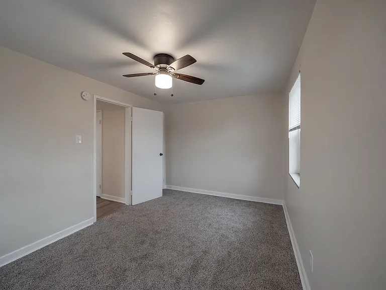 810 Perry Hwy — Photo 7
