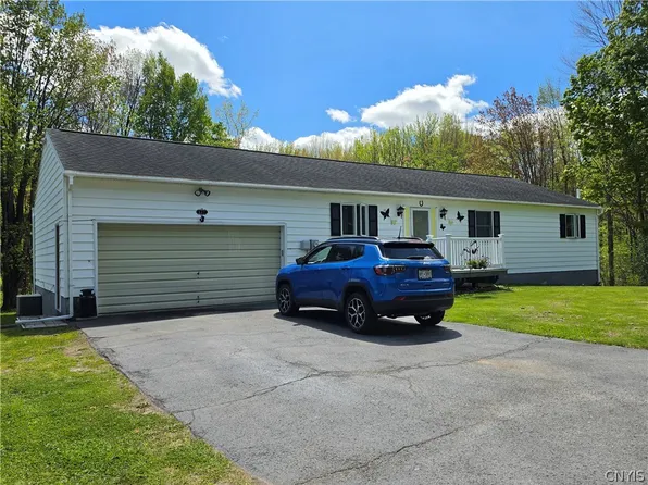 147 Gildner Rd, Central Square, NY 13036