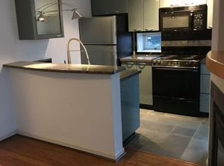 1068 Hornby St #1505, Vancouver, BC V6Z 2Y7