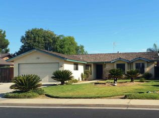 800 Lakewood Dr, Hanford, CA