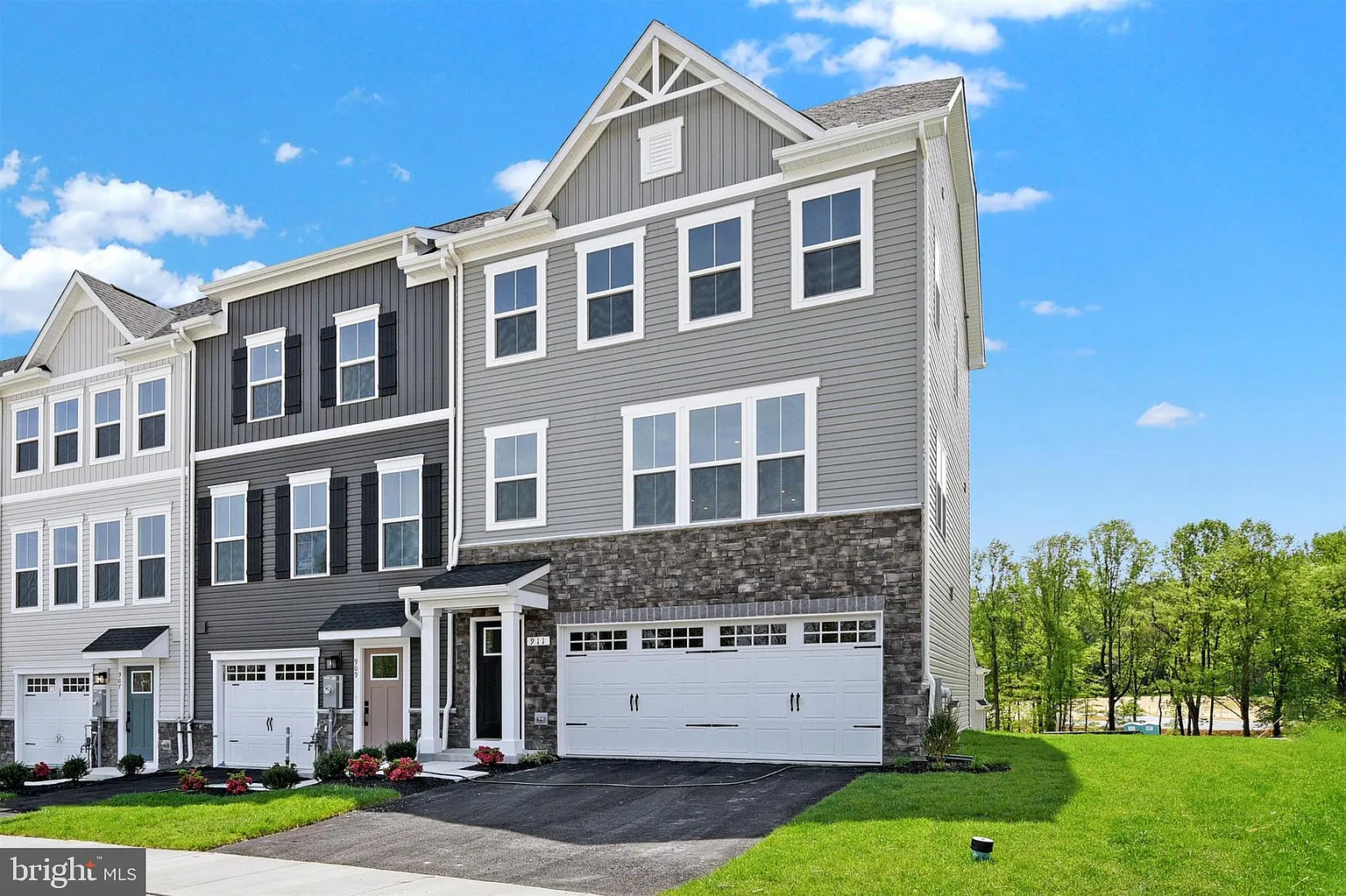 900 Poppy Dr photo 1