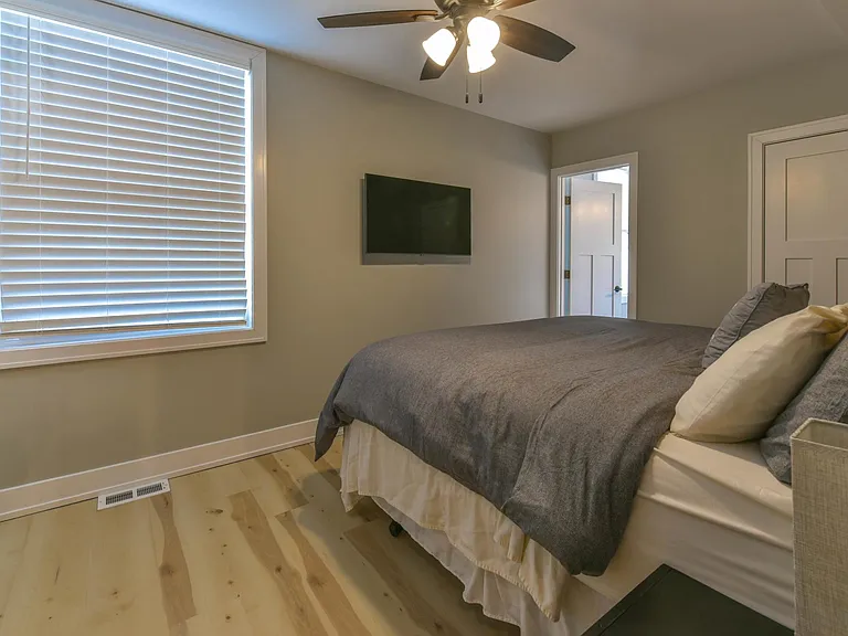 11240 S Kedzie Ave — Photo 12