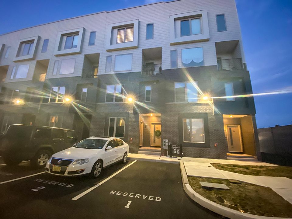 1st image of 2035 E Lehigh Ave Unit 81