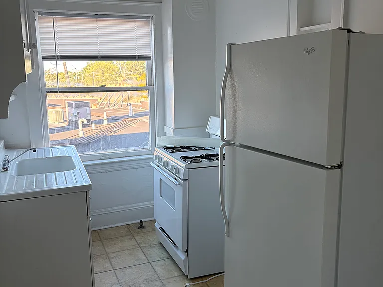 2808 Mayfield Rd #302 — Photo 3