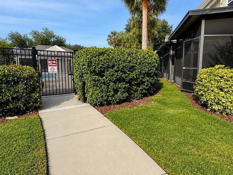 10222 Pink Palmata Ct — Photo 3