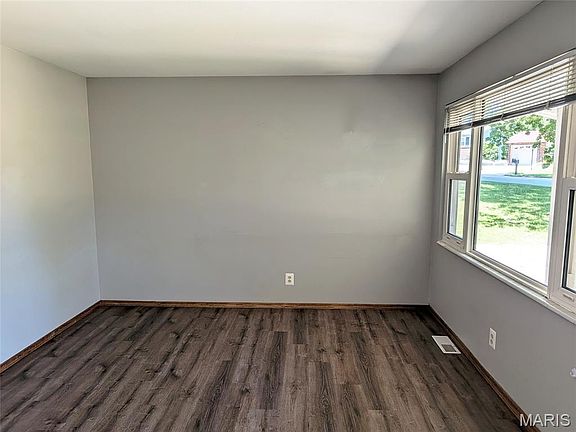 3rd image of 9700 Antigo Dr