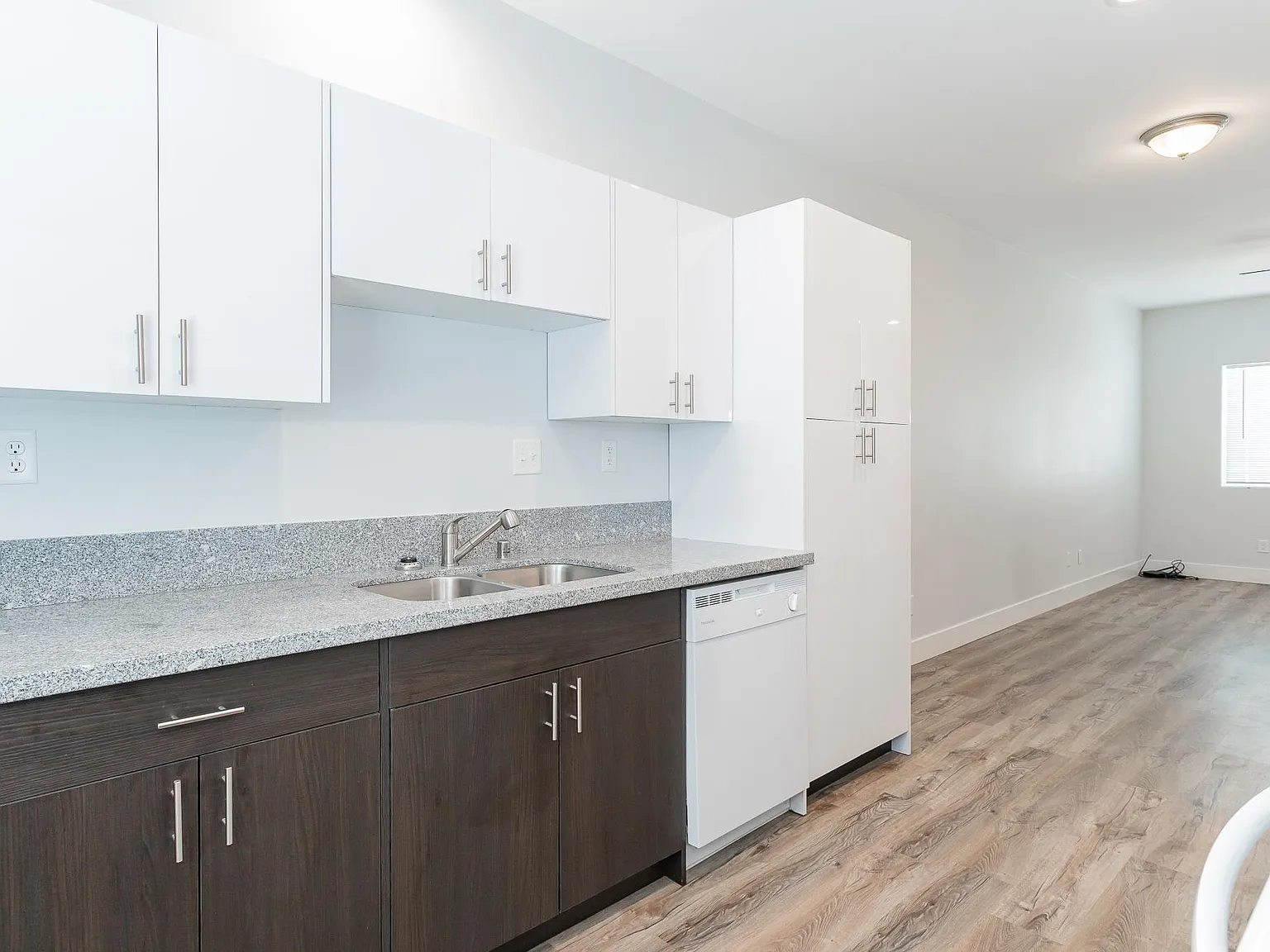 1641 S Dandelion St — Photo 3