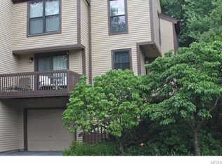 71 Deerfield Ln, Ossining, NY 10562