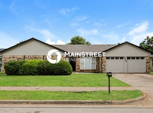 620 Huntwich Dr, Bedford, TX 76021