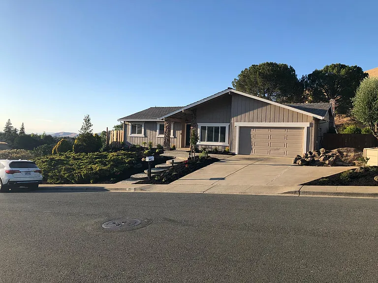 157 Regency Dr — Photo 3