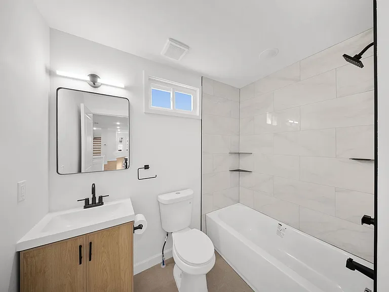 319 William St #2-0904 — Photo 12