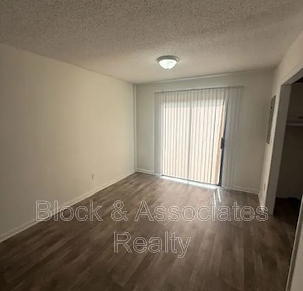 605 Sunset Ave #7 — Photo 3