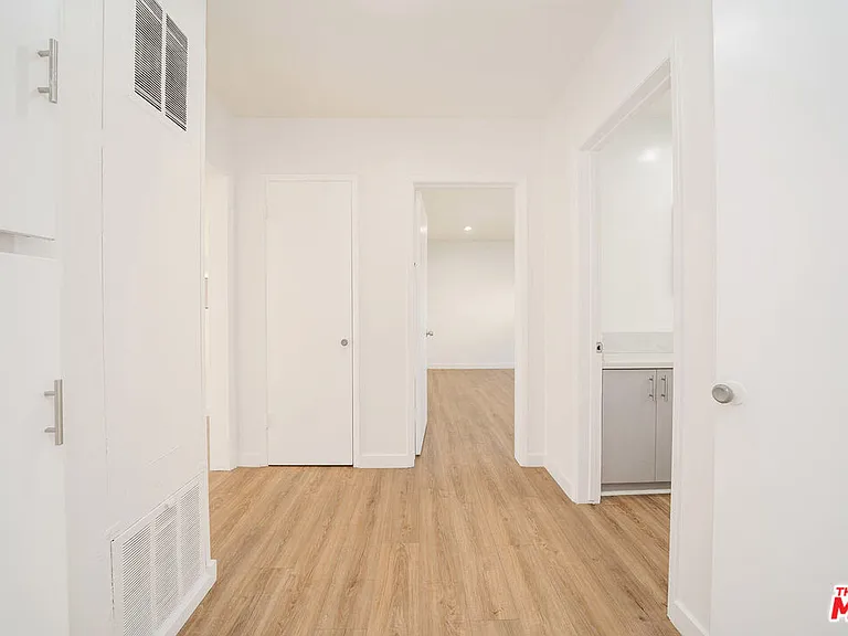332 S Wilton Pl #1 — Photo 9