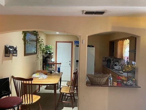4th image of 2927 E Florida Ave