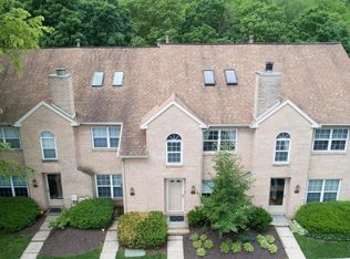 7 Rampart Dr, Wayne, PA 19087