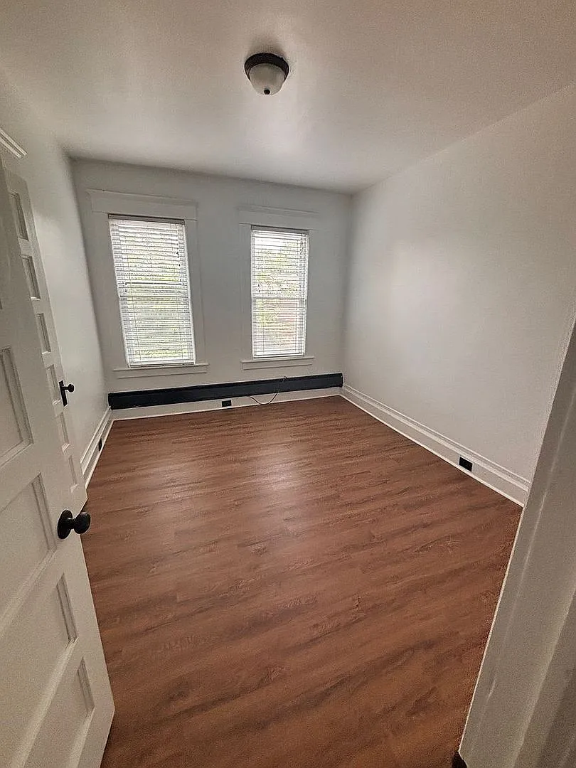 144 Claremont Ave — Photo 3