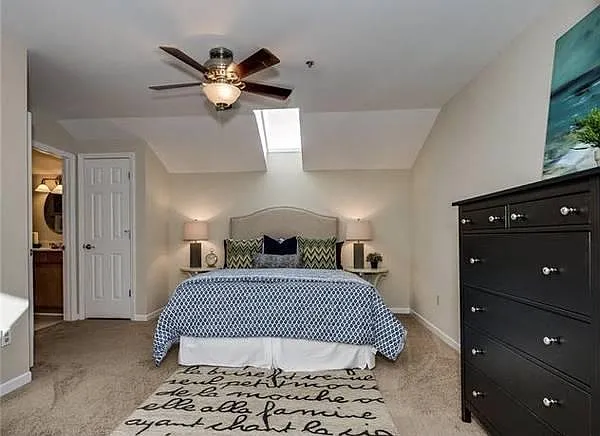 2 bed, 1295 sqft, $2,600 — Photo 2